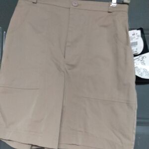 𝅺SAMANTHA EDWARDS TAN SHORTS. NWT. SIZE 8